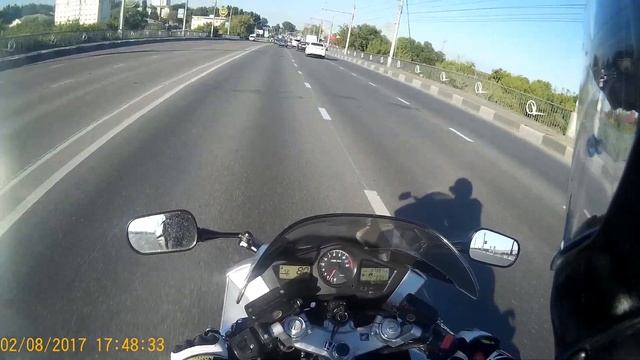 Прокатился по Липецку. Honda VFR 800. смотреть онлайн