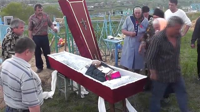 веселые похороны бабушки оли смотреть онлайн