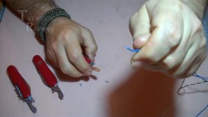 Швейцарский армейский нож Victorinox и Wenger снятие изоляции с проводов