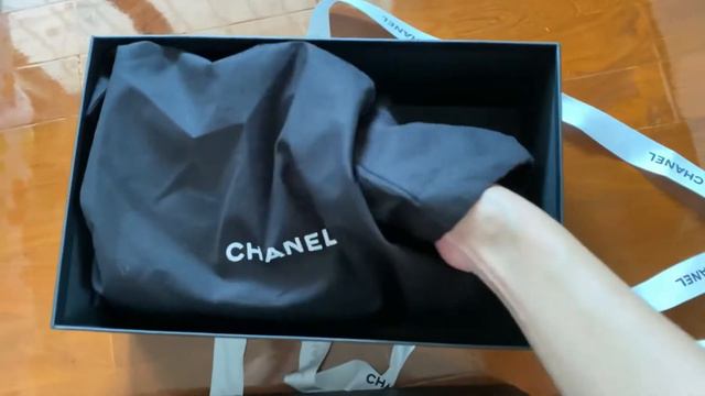 Unboxing! Chanel Mini Vanity Rectangle Camellia Bag. смотреть онлайн