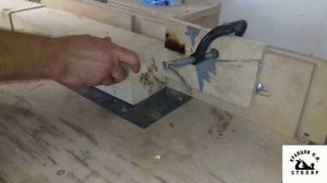 Стол под старину С необычной формы с кованными элементами Antique table