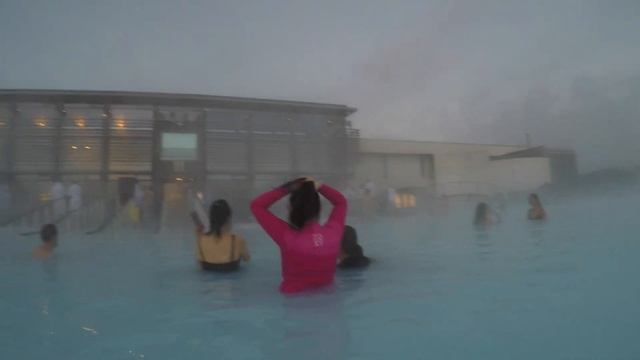 Experience Iceland's Blue Lagoon - 4K смотреть онлайн