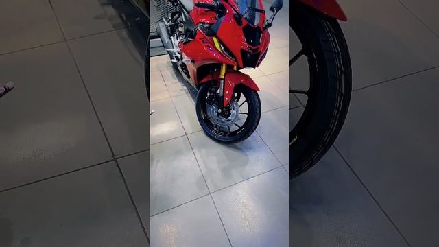Yamaha R15 V4 Red смотреть онлайн