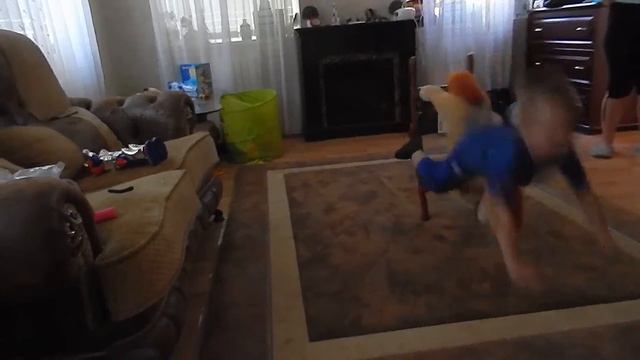 I`m made goodly falling.Village/ Я отлично грохаюсь.Деревня смотреть онлайн