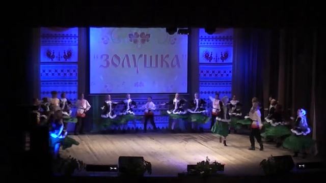 Народный хореографический ансамбль "Золушка" им. А.Я. Морковиной - "Русские тройки" смотреть онлайн
