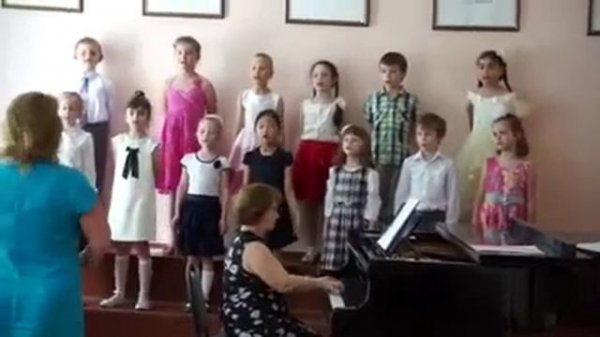 По маленькой дорожке