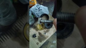 Как быстро прокачать топливо на экскаваторе-погрузчике JCB