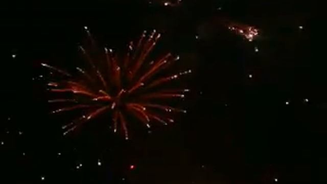 Салют под песню смотреть, оказался очень красивый, класный, в честь праздника дня смотреть онлайн