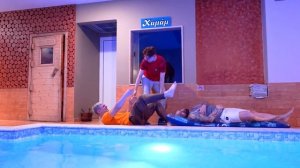 Закрыли спящего Рафарио В САУНЕ !