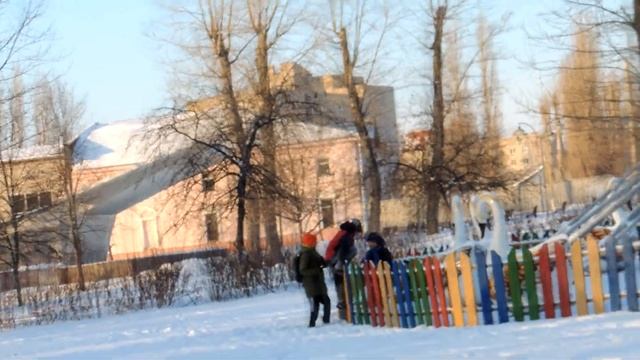 ЛИПЕЦК ПРАНКИ / ПРАНК С ОХРАНИЦЕЙ, ПУГАЕМ ДИТЕЙ ПО ПАРКУ / СНОВО НОВЫЙ КЛОУН НА НАШЕМ КАНАЛЕ? смотреть онлайн