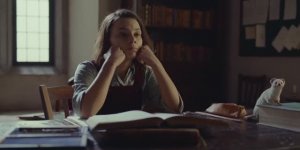 Тёмные начала . Первый сезон (2019). Дафни Кин. Почти Рождественская история...?