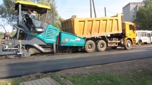 Работа асфальтоукладчика