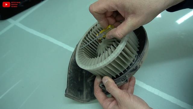 Гул и вибрация печки ŠKODA RAPID смотреть онлайн