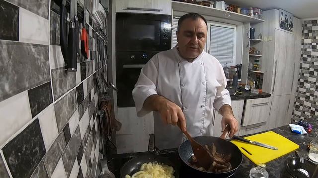 ПЕЧЕНЬ БЕФСТРОГАНОВ В ГОРЧИЧНО СМЕТАННОМ СОУСЕ!!!!" ОЧЕНЬ ВКУСНО" смотреть онлайн