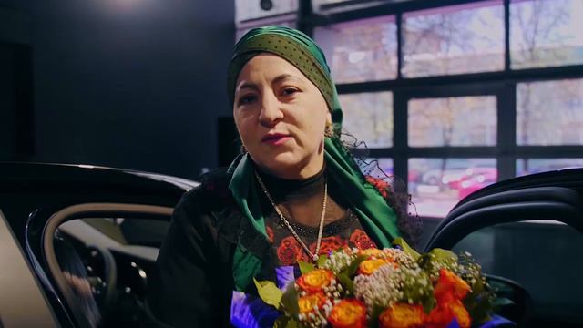 GreenWay.Plus | Вручение автомобиля Mercedes Гульнаре Джантемировой смотреть онлайн