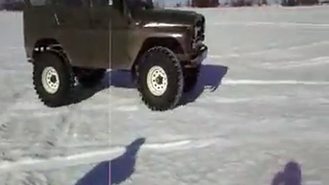 На УАЗе дрифт по насту смотреть онлайн