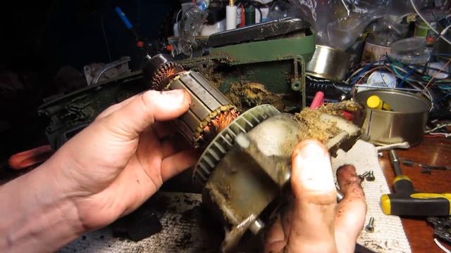 Обслуживание электропилы Black & Decker GK320 смотреть онлайн