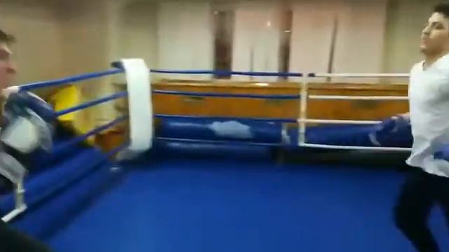 Первый бой под игидой UFC (дана вайт плакал) смотреть онлайн