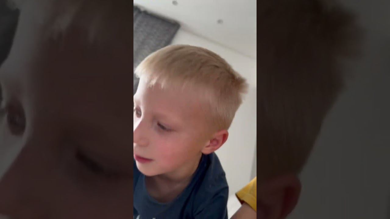 Посмотри какая нога :) #семья смотреть онлайн