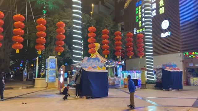 Biggest building in the world | Global Center Mall | New Century Global Mall | Chengdu China | Urdu смотреть онлайн