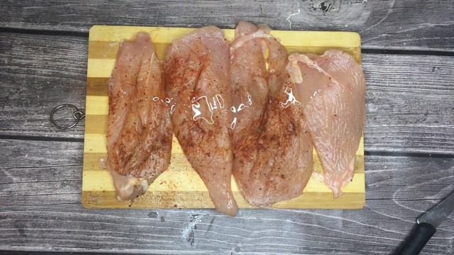 КУРИНАЯ ГРУДКА НА ГРИЛЕ!! Очень сочная и вкусная!!! смотреть онлайн