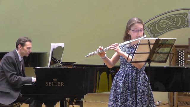 Медведева ТатьянаVIII кл.,"Легенда". Исполняет автор и Сайкович Никита Васильевич (ф-но) смотреть онлайн