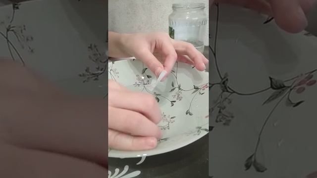 Как легко и быстро снять наклейку с новой посуды. смотреть онлайн