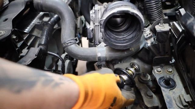 Замена термостата Mazda 6 III GJ смотреть онлайн