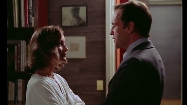 Ты уже занималась любовью на стуле ? Тупой вопрос умной женщине.)) смотреть онлайн