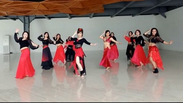 "Bella Ciao" Belly Dance - Choreographed by Linda K9 - Artem Uzunov