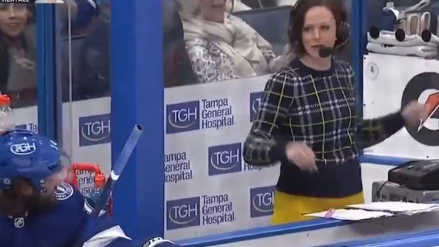Leah Hextall Asks Leafs Wayne Simmonds Are You Soft? смотреть онлайн