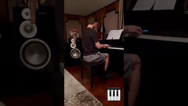 Старший сын Джанабаевой и Меладзе играет на музыкальных инструментах смотреть онлайн