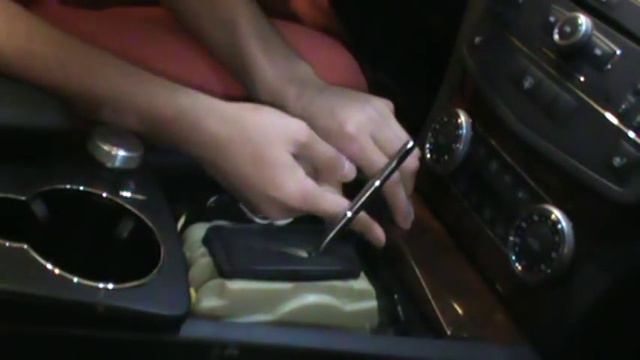 W204 Center Console Trim and Ashtray Cover Removal смотреть онлайн