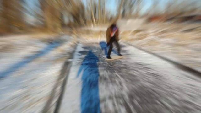 Скимбординг по льду, зимнее катание на скимборде, трюки по льду, скимбординг по снегу #snowboard смотреть онлайн