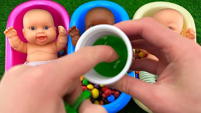 Satisfying Slime | M&Ms & Skittles So Relaxing Mixing Candy ASMR with Dinosaur in Rainbow Bathtubs смотреть онлайн