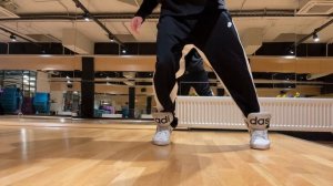 КАК НАУЧИТЬСЯ движению КИК СТЕП(KICK STEP) . ПОШАГОВОЕ ОБУЧЕНИЕ!