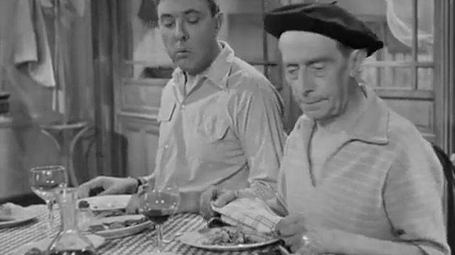 Это сделал кто-то из туристов? смотреть онлайн