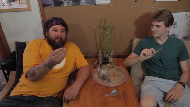 How to Blow a Glass Pipe || REVERE GLASS || смотреть онлайн