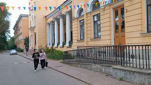 Прогулка от станции метро "Ленинский проспект" до станции метро "Проспект Ветеранов" смотреть онлайн