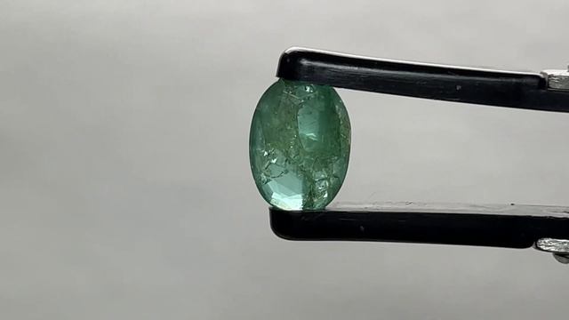 Натуральный изумруд 4.74 карат. Замбия. смотреть онлайн