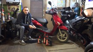 ЧЕРЕЗ СКОЛЬКО МЕНЯТЬ МАСЛО В СКУТЕРЕ! 1500-2000 км ???