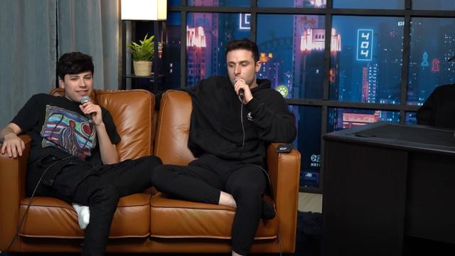 Austin Teaches Us How To Cuddle смотреть онлайн