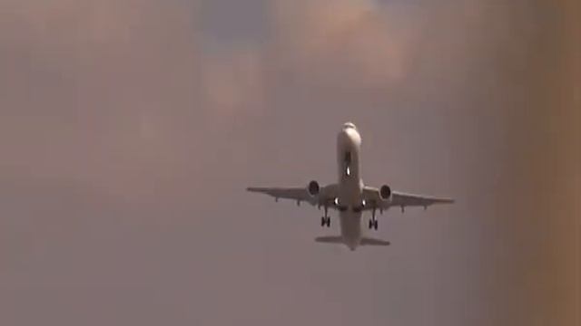 Airbus A321 Alitalia Take-off Rome Fiumicino Leonardo Da Vinci LIRF FCO смотреть онлайн