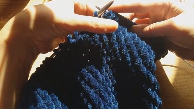 УЗОР СПИЦАМИ для пледа из велюровой пряжи смотреть онлайн