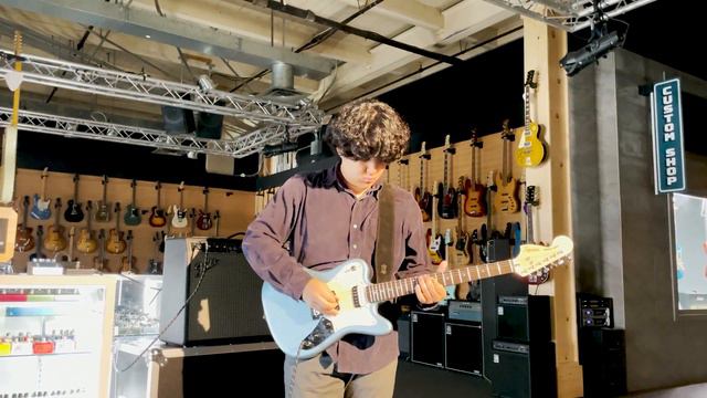 Squier Super-Sonic Tone Test - Sherwood Music смотреть онлайн