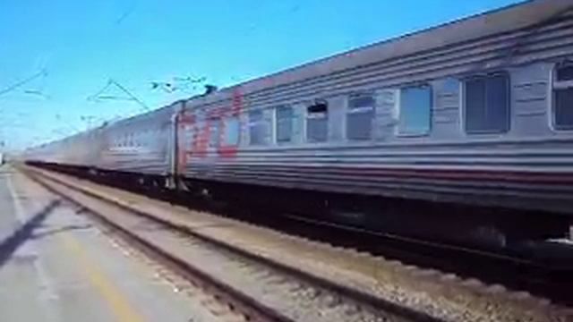 ЭП1-с пассажирским поездом смотреть онлайн