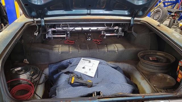 1964 Chevrolet Impala is finished and laying on the ground. смотреть онлайн