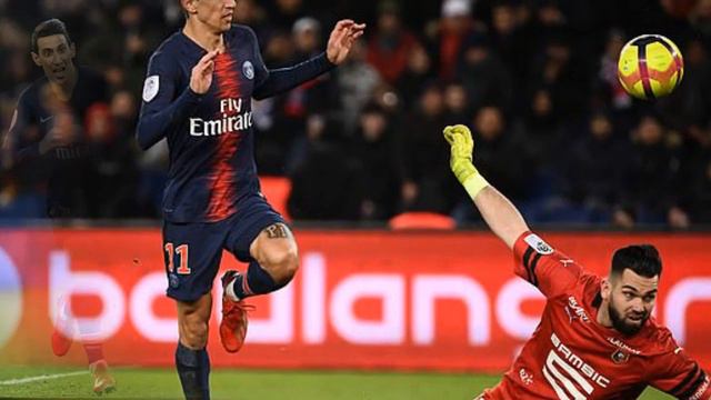 PSG 4 1 Rennes Edinson Cavani scores a brace as Les Parisiens move 13 points clear at the top смотреть онлайн