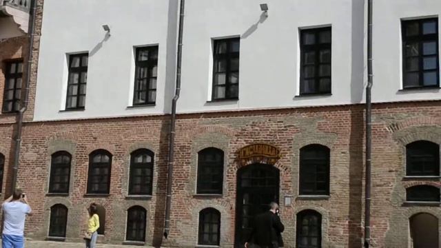 Внутри Мирского замка смотреть онлайн