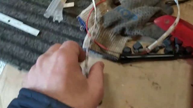 Демонтаж и ремонт дополнительного стоп-сигнала на КИА СИД 3 двери. Часть 3 смотреть онлайн